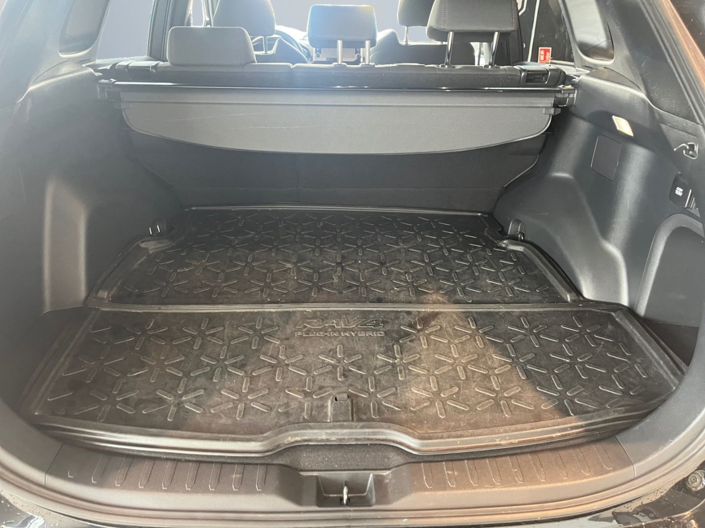 Toyota RAV 4 Plug-in-Hybrid - Samsaru's Car Outlet