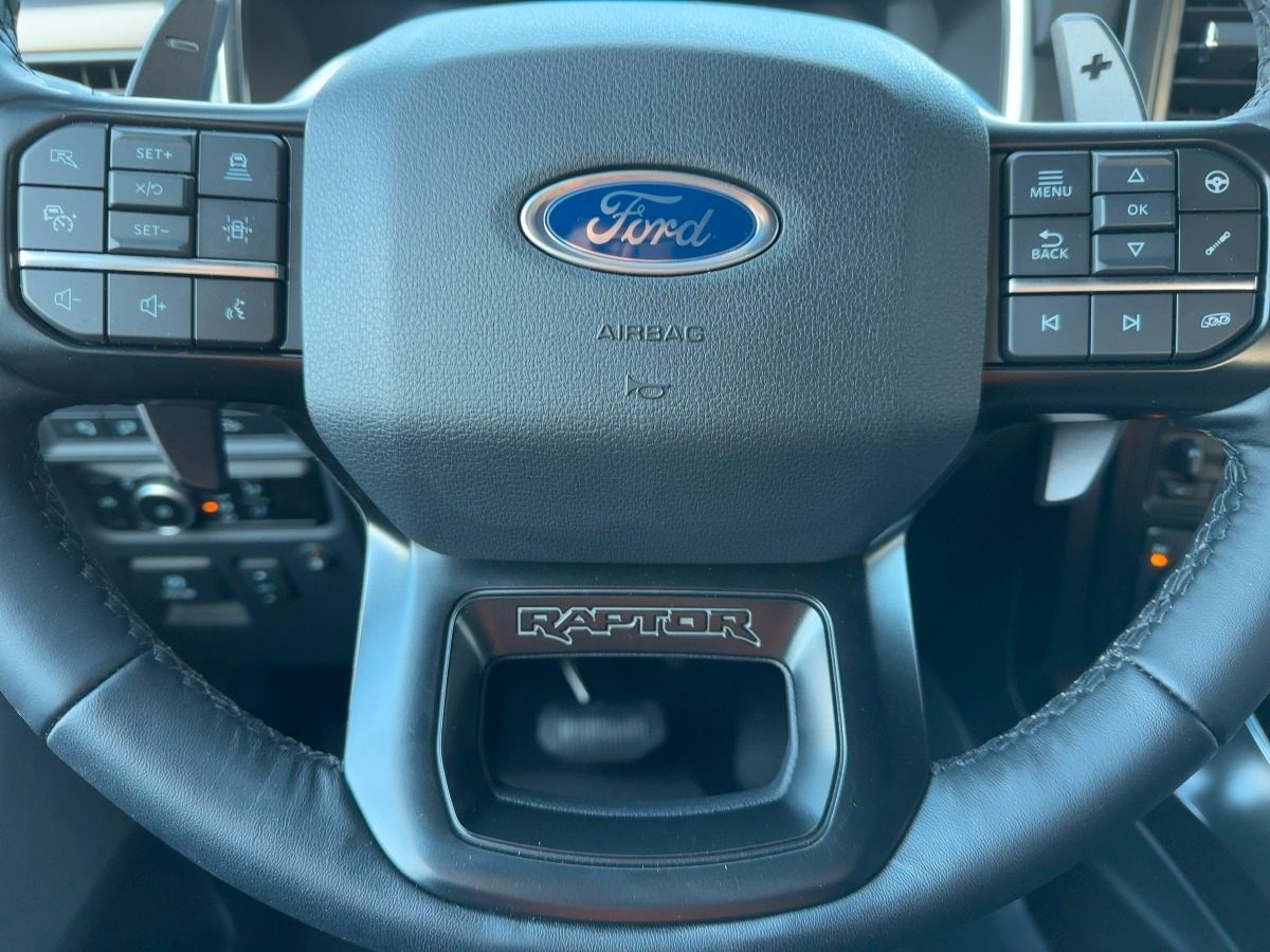 Ford F-150 Raptor - Samsaru's Car Outlet