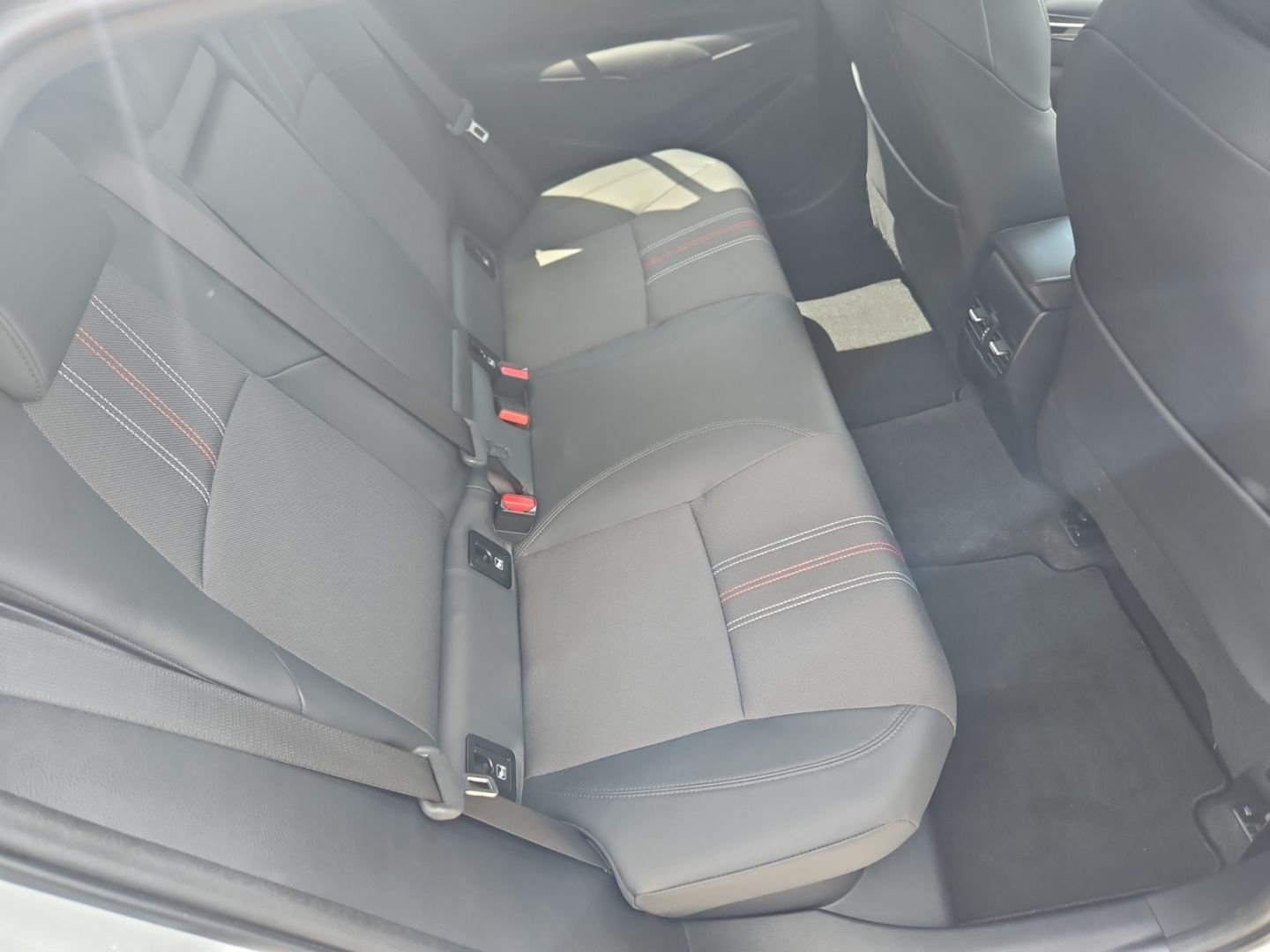 Toyota Corolla Touring Sports 2.0 Hybrid - Samsaru's Car Outlet