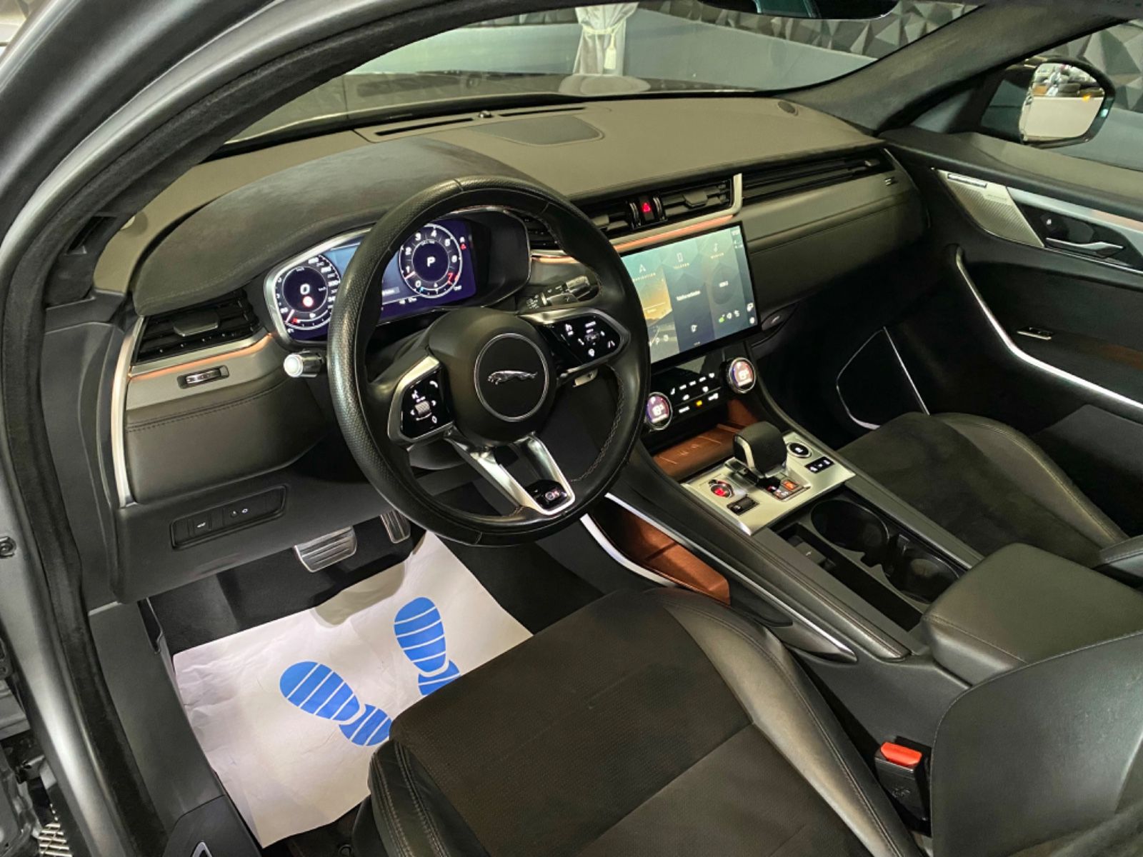 Jaguar F-Pace P550 SVR V8 AWD,ACC,Digitales Cockpit,AHK