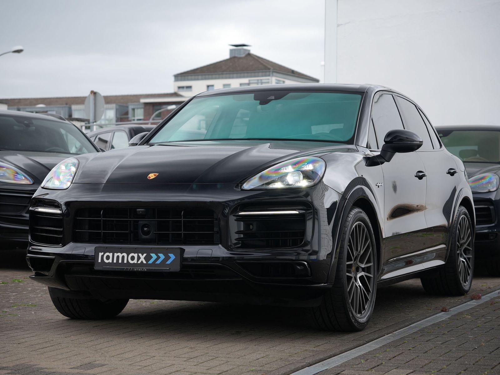Porsche E-Hybrid MY24-INNODRIVE-ACC-LUFTF.-PANO-BOSE-RS