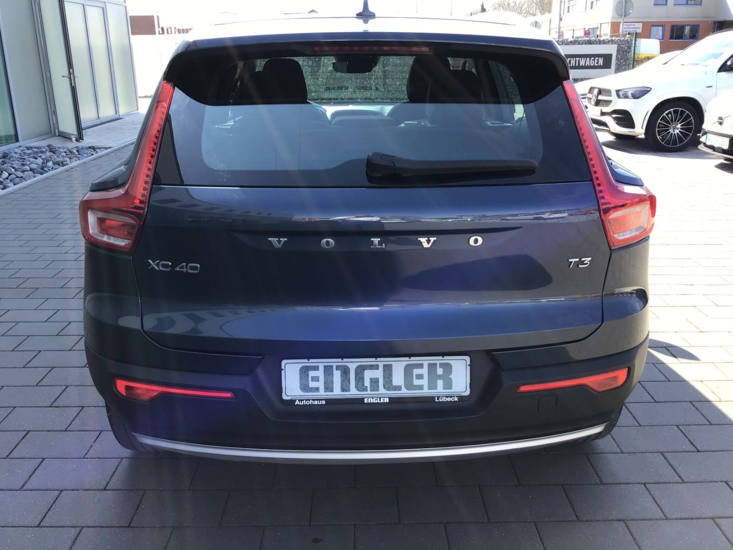 Volvo XC40 T3 Momentum Pro - Samsaru's Car Outlet