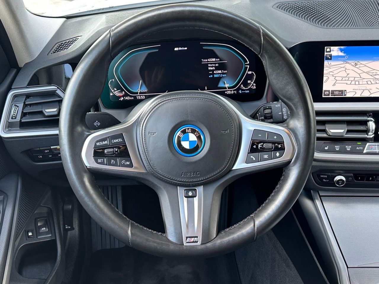 BMW 320e T. LiveProf.M - Samsaru's Car Outlet