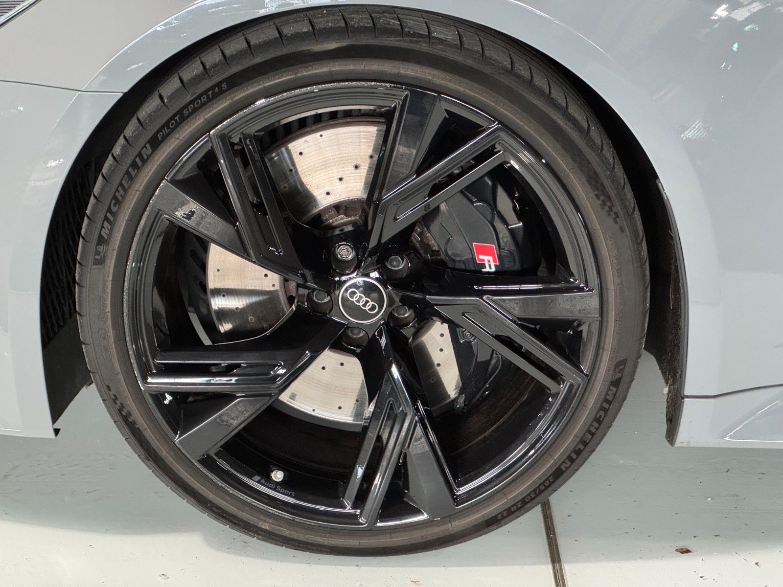 Audi RS6 Avant 4.0TFSI Quattro Luft B&O Miltek Sport