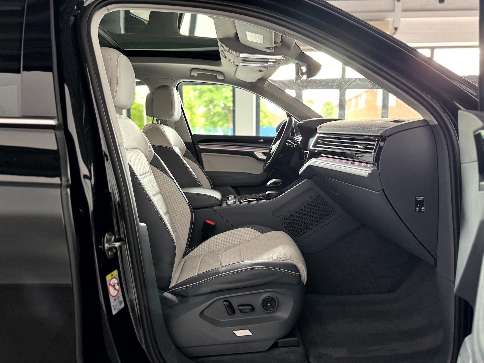Volkswagen Touareg 3.0 TSI eHybrid 4Motion*IQ*Pano*AHK*HUD*
