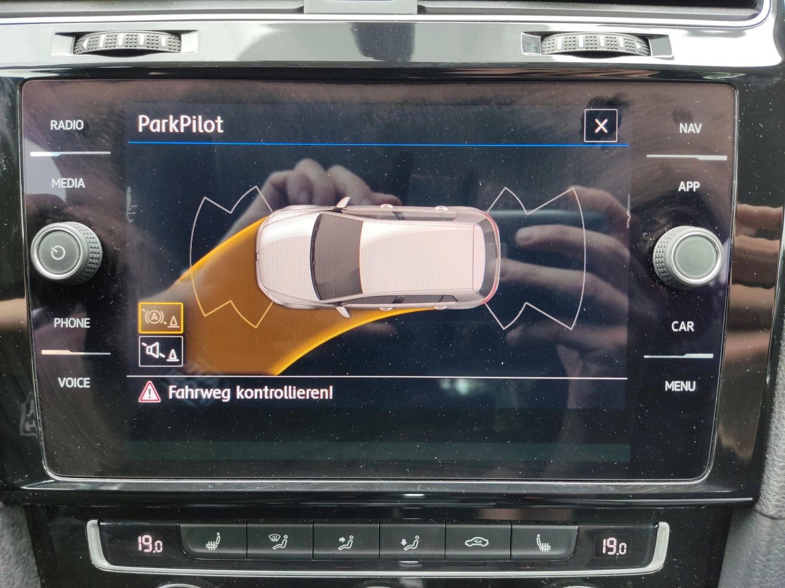 Volkswagen Golf 1.5 TSI DSG Highline - Samsaru's Car Outlet