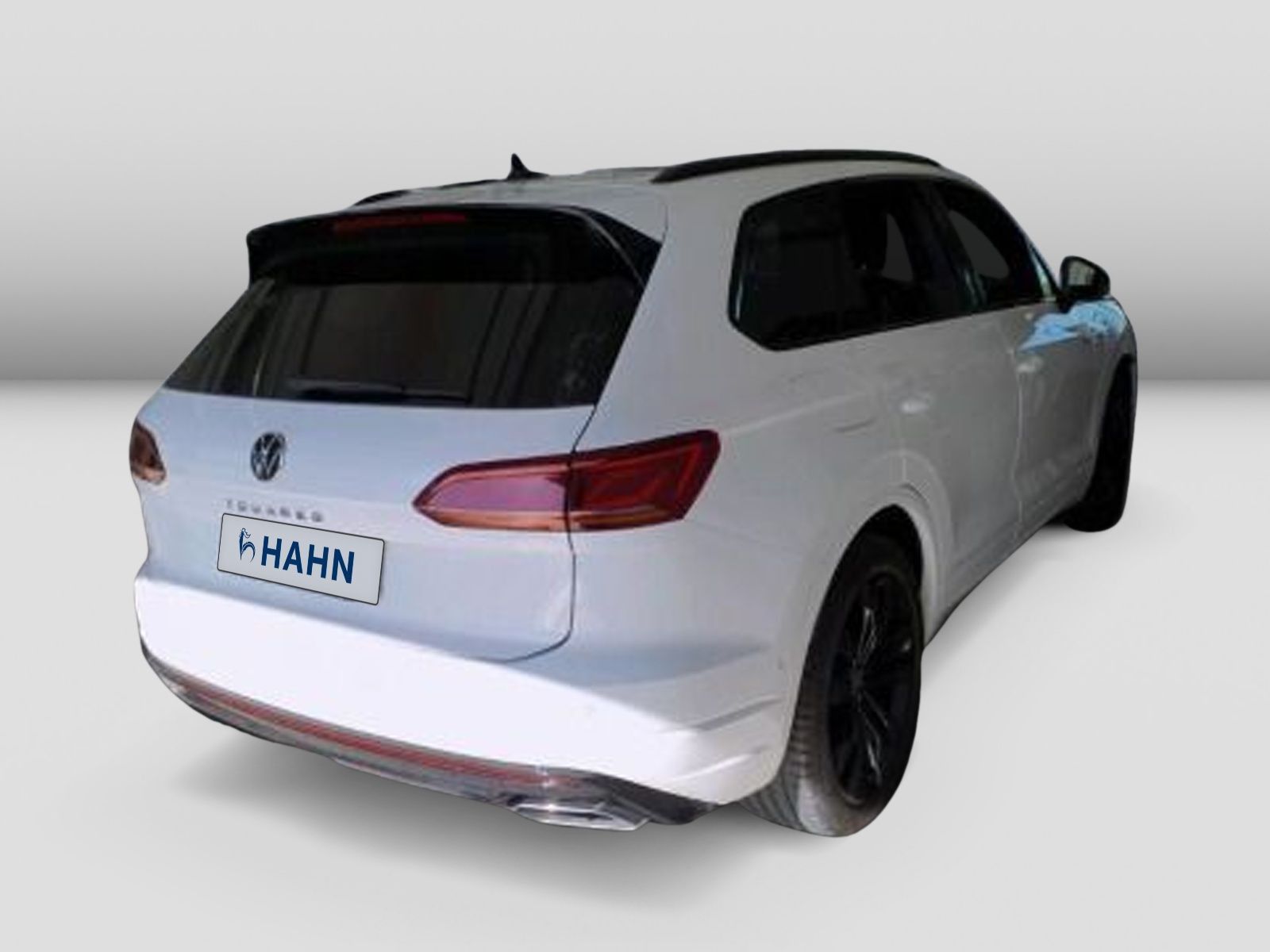 Volkswagen Touareg 3.0 TDI R-Line 4Motion - Samsaru's Car Outlet