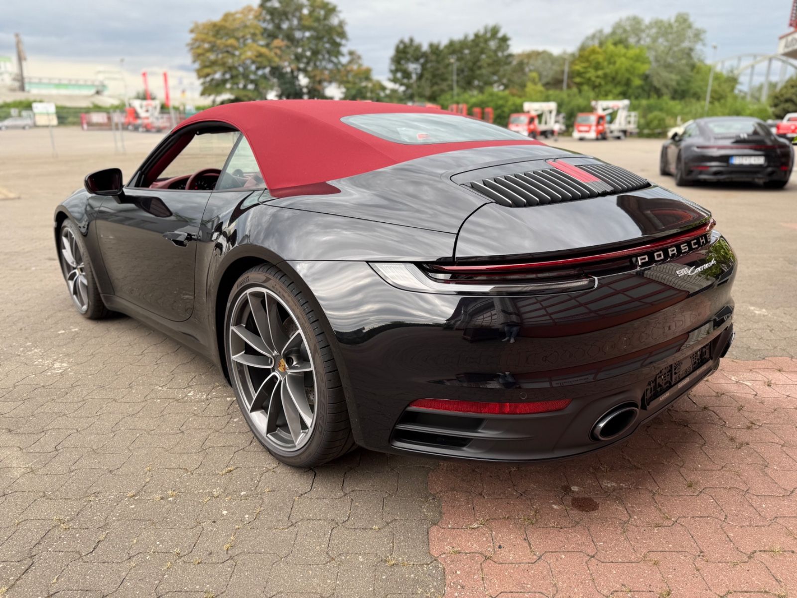 Porsche 911 992 CARRERA 4 CABRIOLET, SPORTABGAS, CHRONO