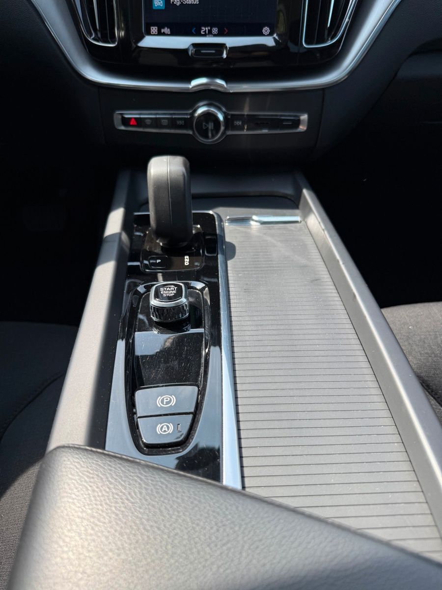 Volvo XC60 T6 AWD+INSCRIPTION+AHK+20"+PANO