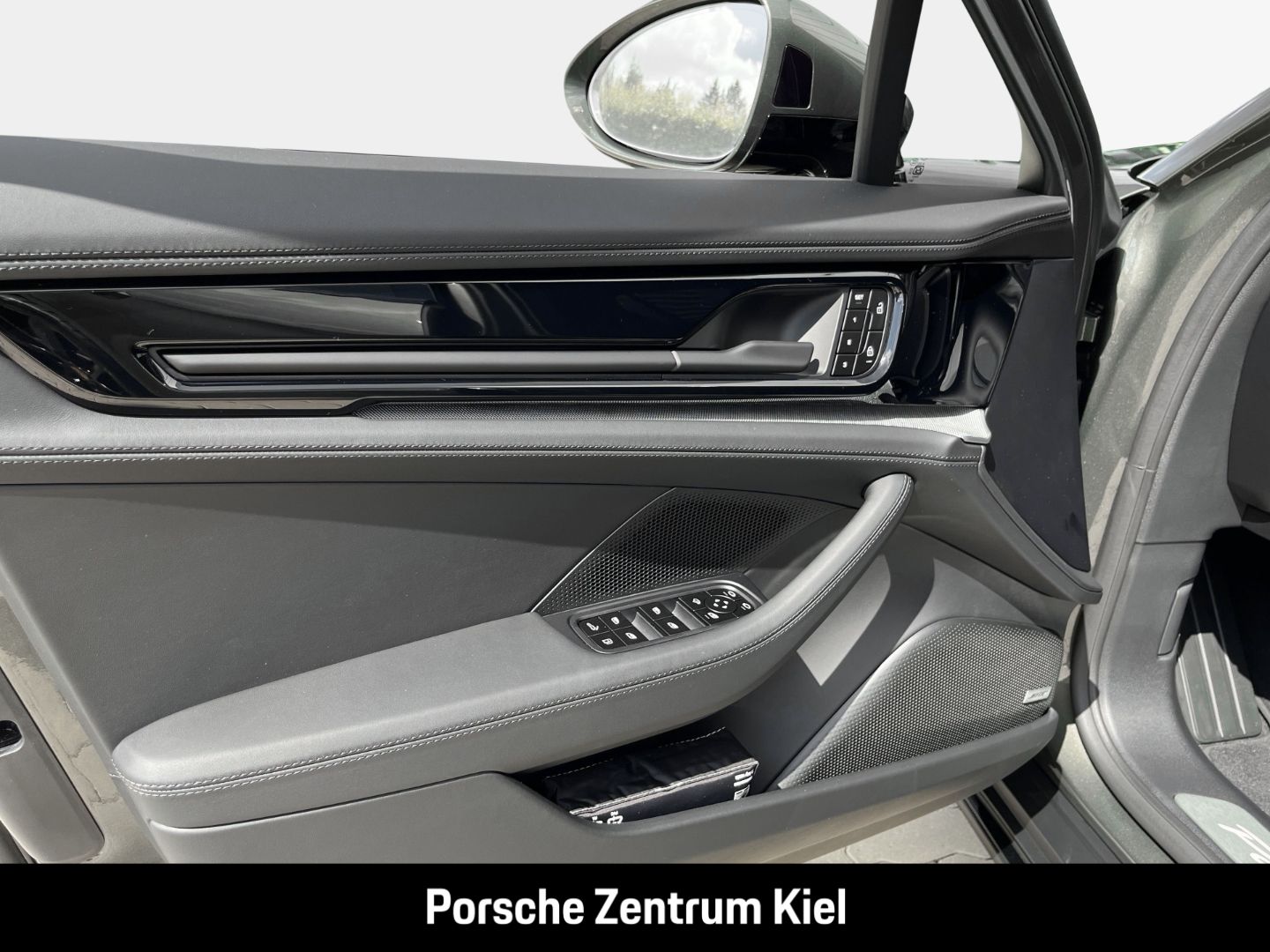 Porsche Panamera 4 E-Hybrid HA-Lenkung InnoDrive HUD