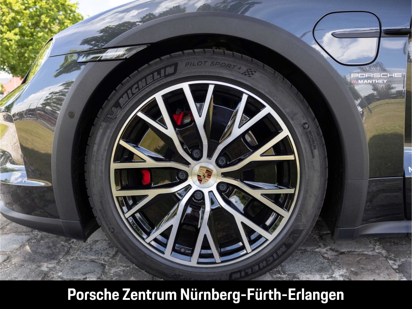 Porsche Taycan 4S Cross Turismo Achslenkung HD-Matrix In