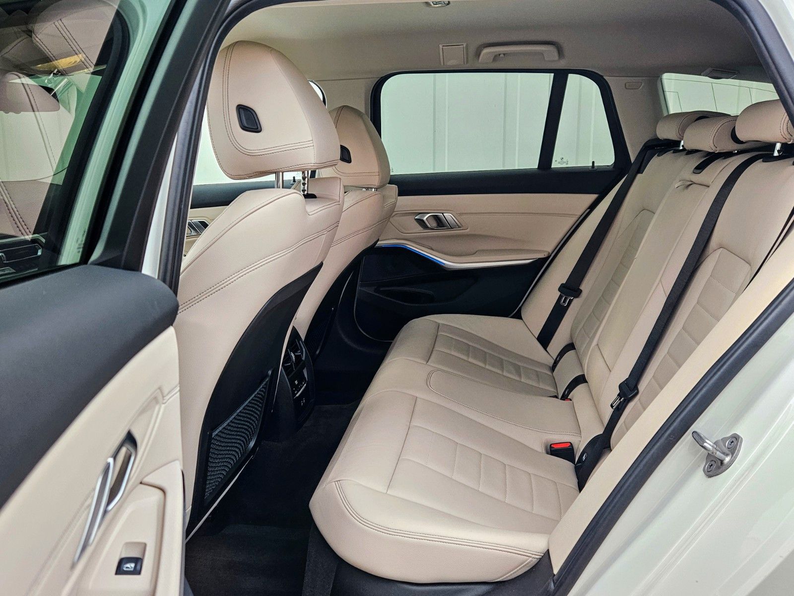BMW 330i SPORT LINE - Samsaru's Car Outlet