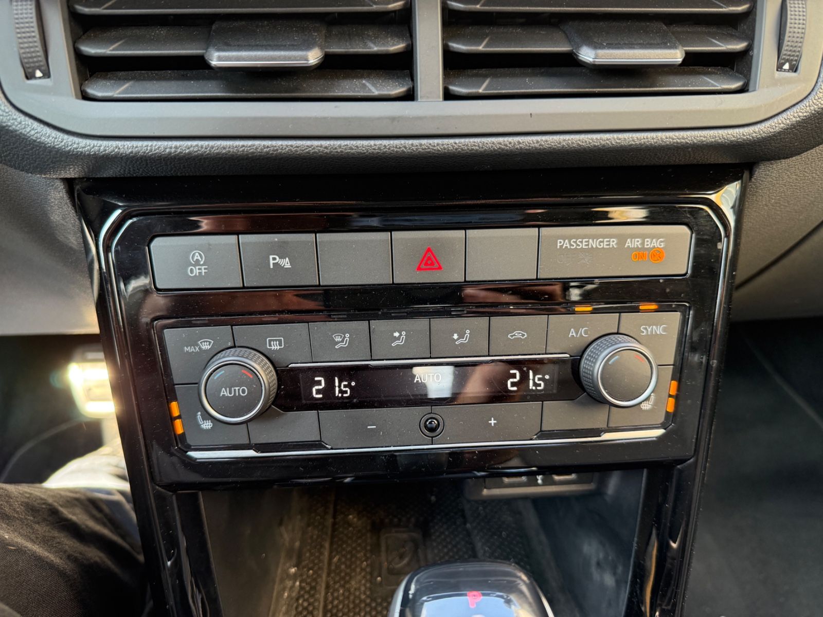 Volkswagen T-Cross Style 1.0 TSI DSG R-Line - Samsaru's Car Outlet