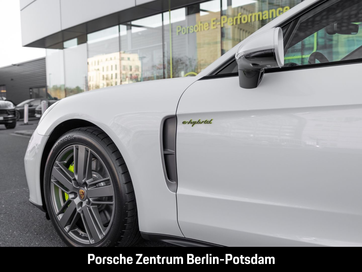 Porsche Panamera 4 E-Hybrid Sport Turismo Platinum Editi