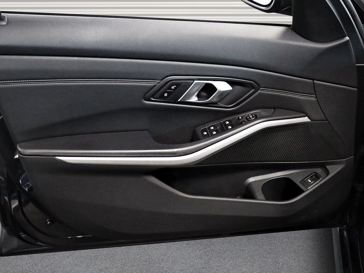 BMW 320d A - Samsaru's Car Outlet