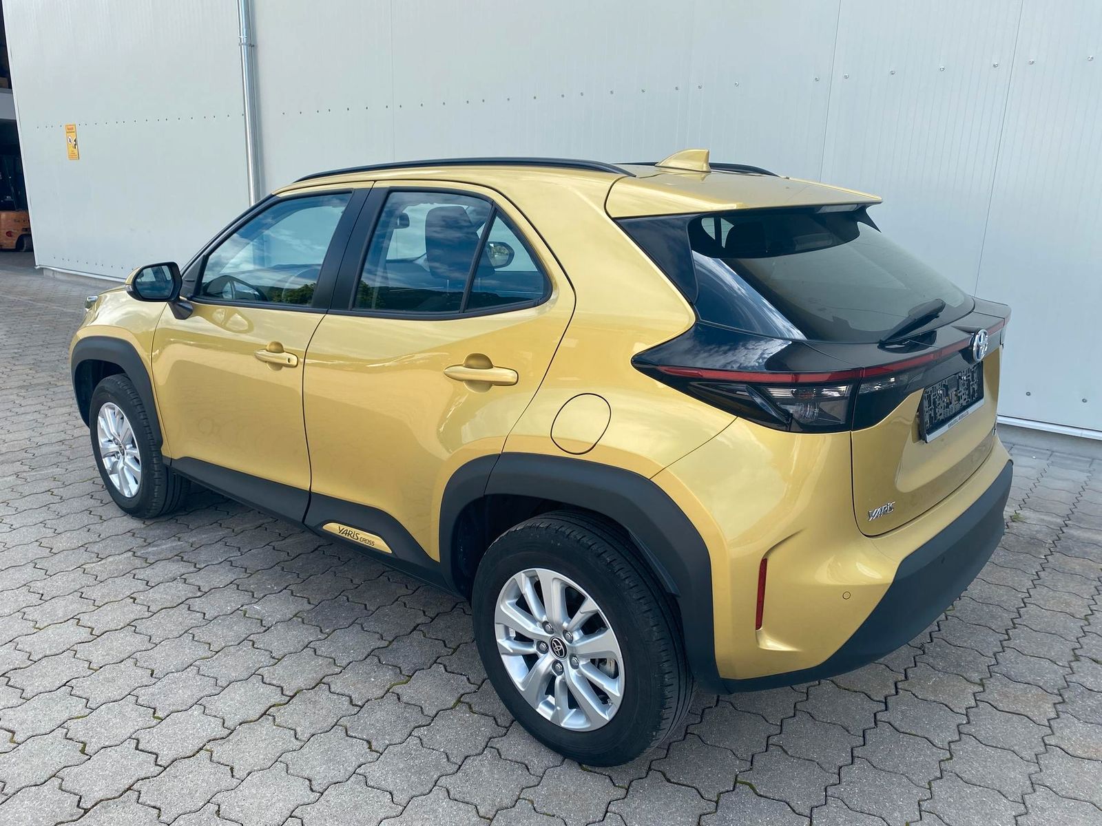 Toyota Yaris Cross 1.5 Hybrid AWD-i,SHZ,R-Cam,App-Co...
