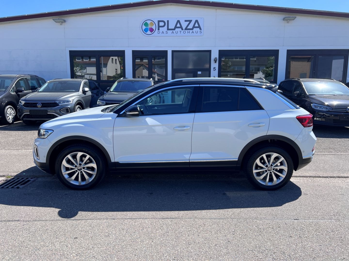 Volkswagen T-Roc 1.0TSI Style - Samsaru's Car Outlet