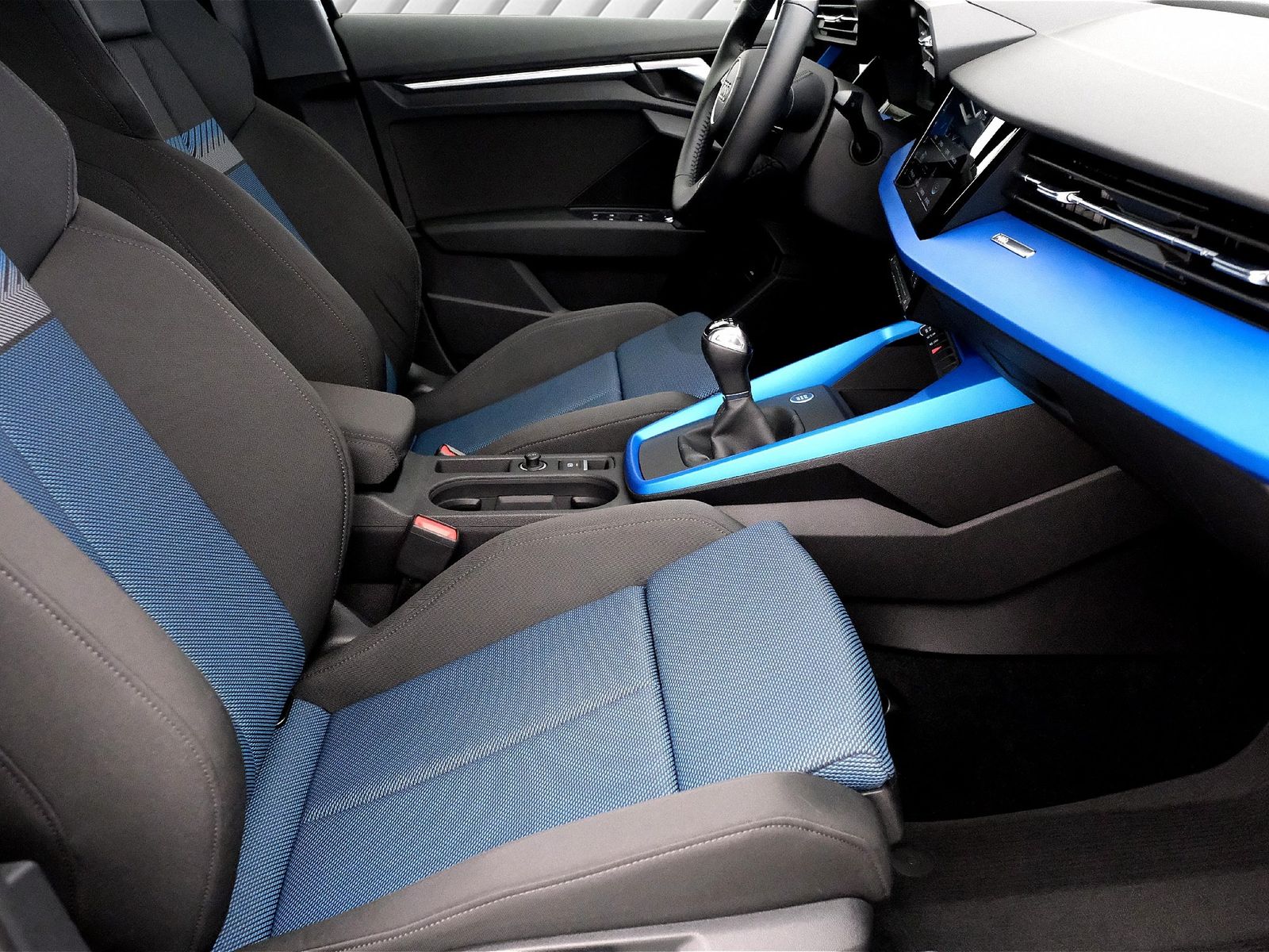 Audi A3 Sportback 35 TFSI S line - Samsaru's Car Outlet