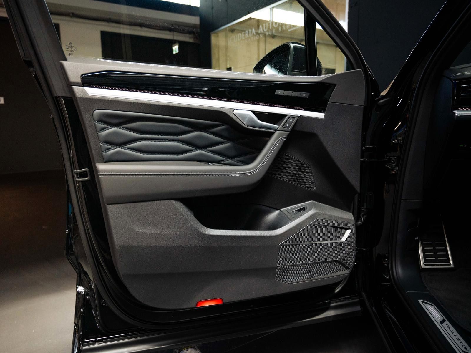 Volkswagen R-LINE FINAL EDITION 4MOTION HUD PANO AHK 360