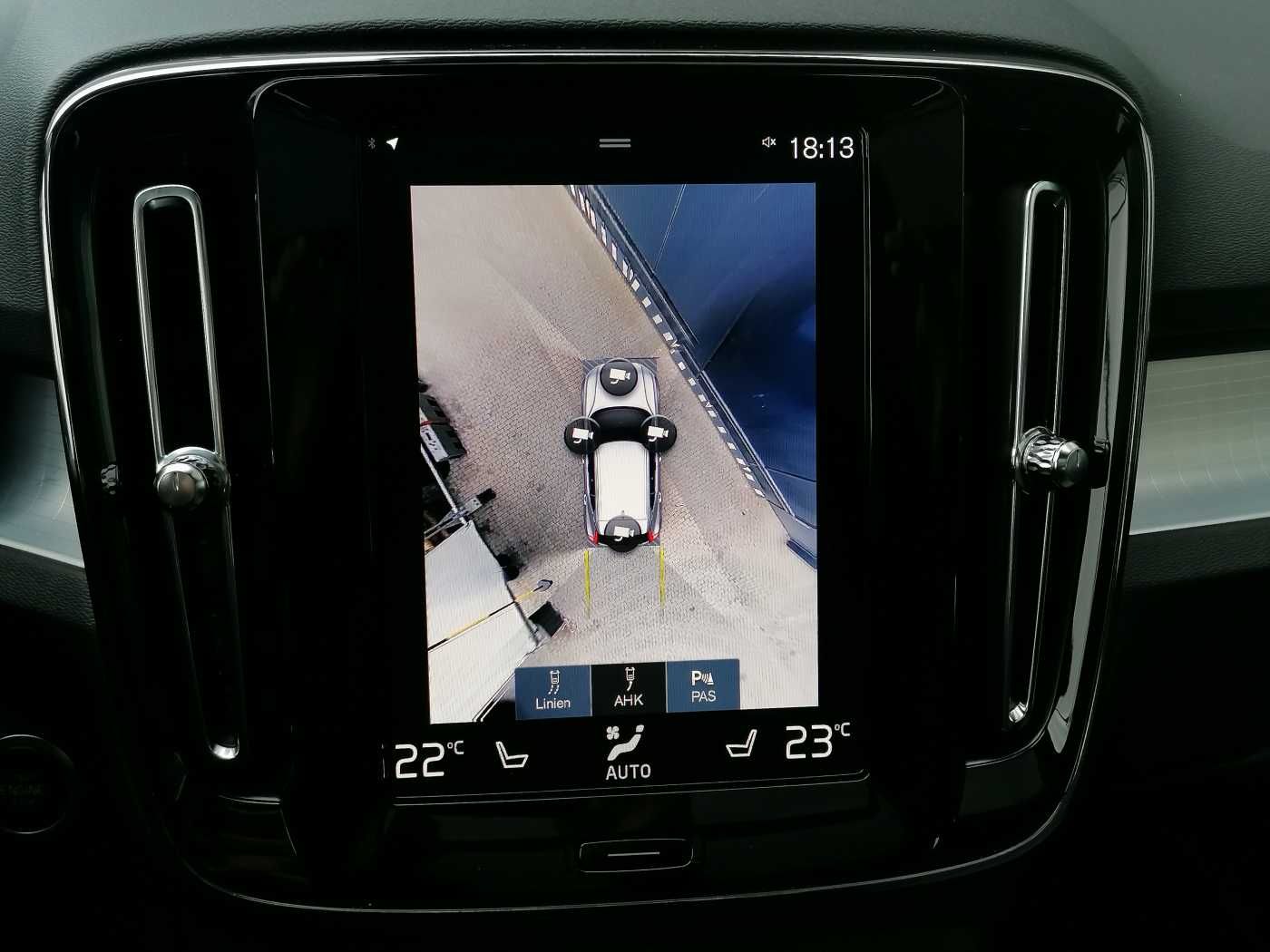 Volvo XC40 T2 2WD Plus Dark 360°/ AHK/ PANO