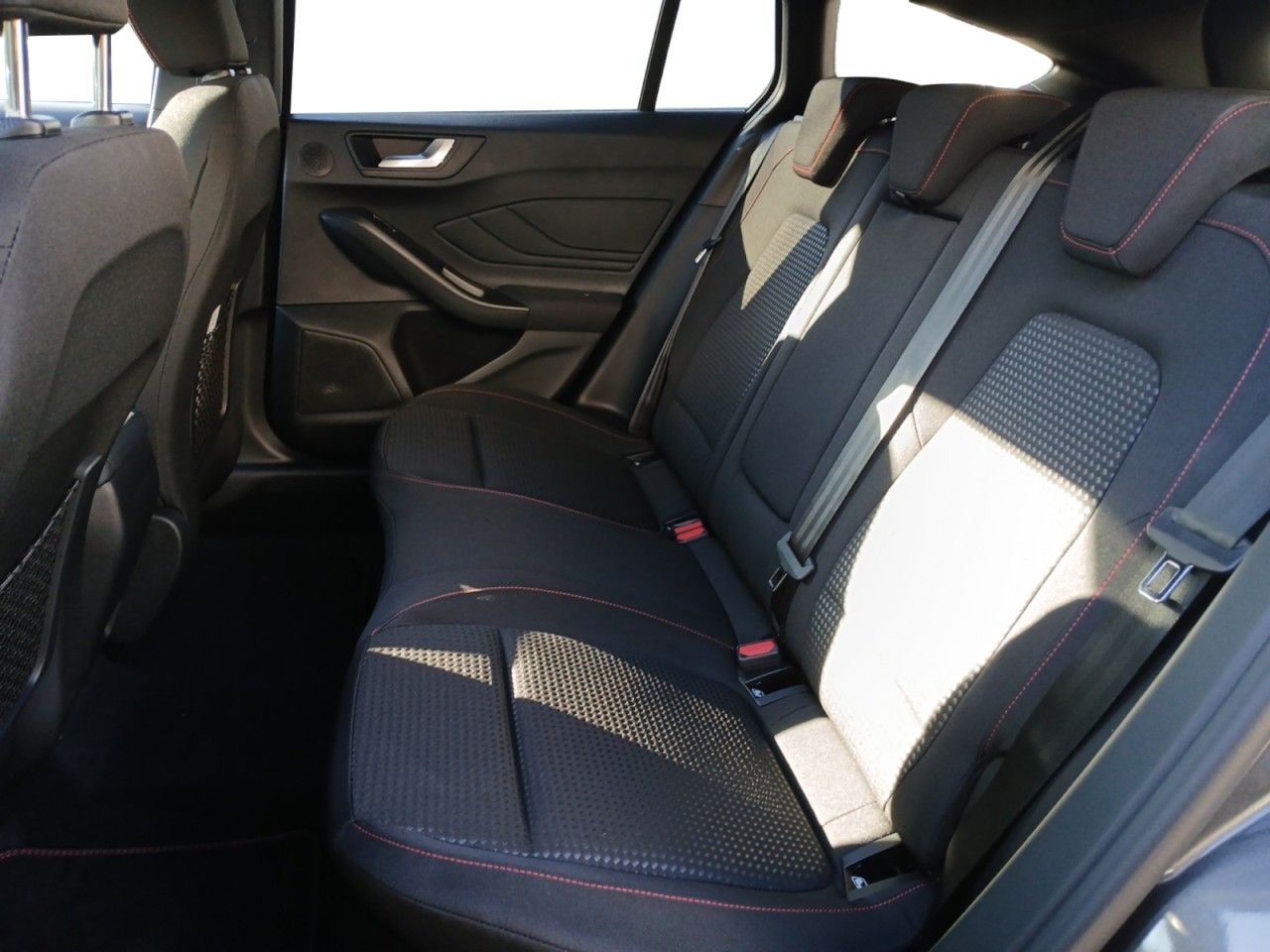 Ford Focus Turnier ST-Line X PDC' RFK' NAVI' SHZ'ACC'