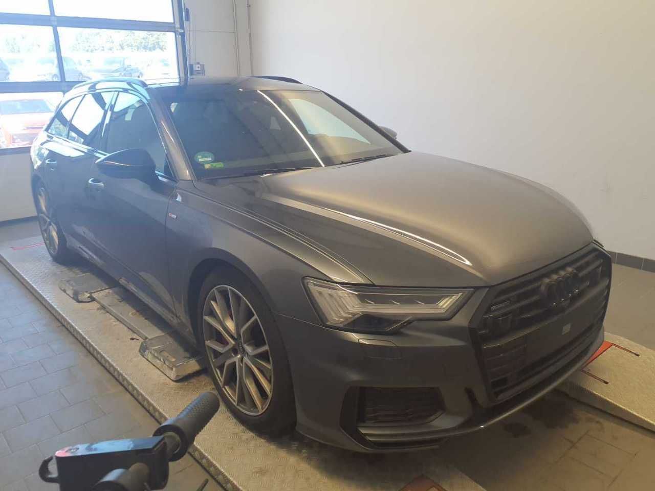 Audi A6 Avant 55 TFSI e S line - Samsaru's Car Outlet