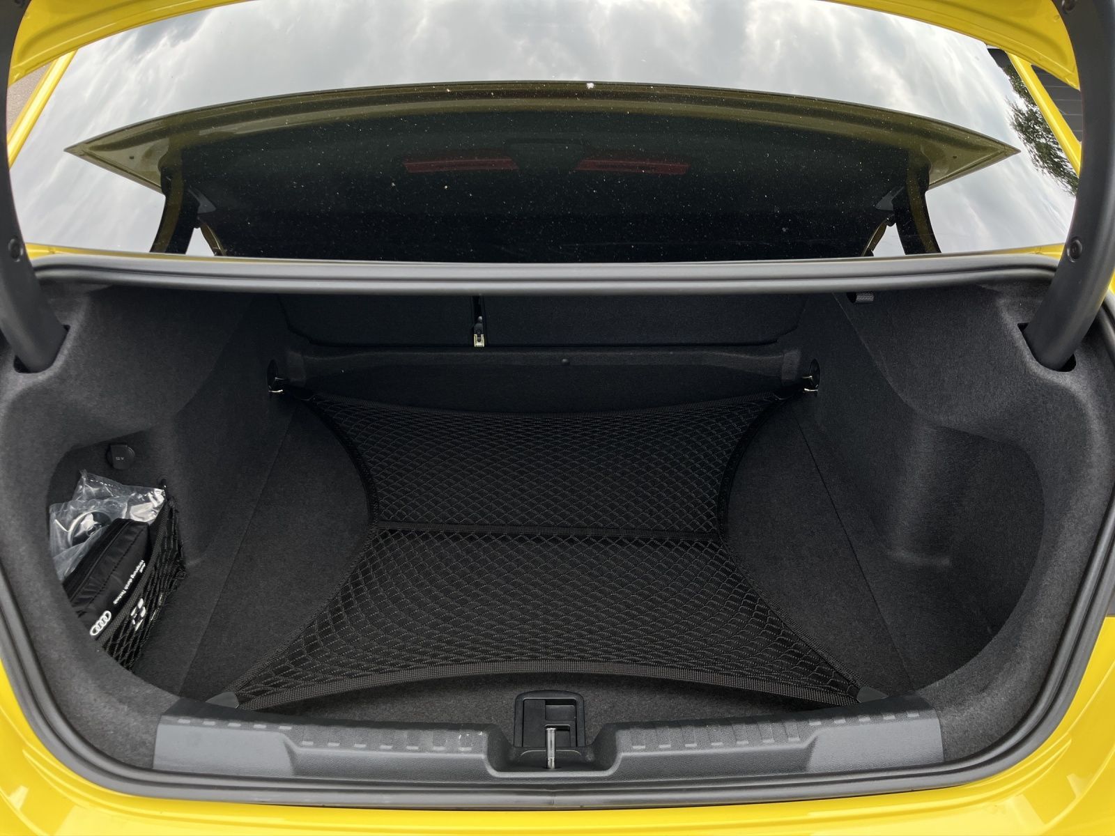 Audi A3 Limousine S line 30 TFSI S-TRONIC - Samsaru's Car Outlet