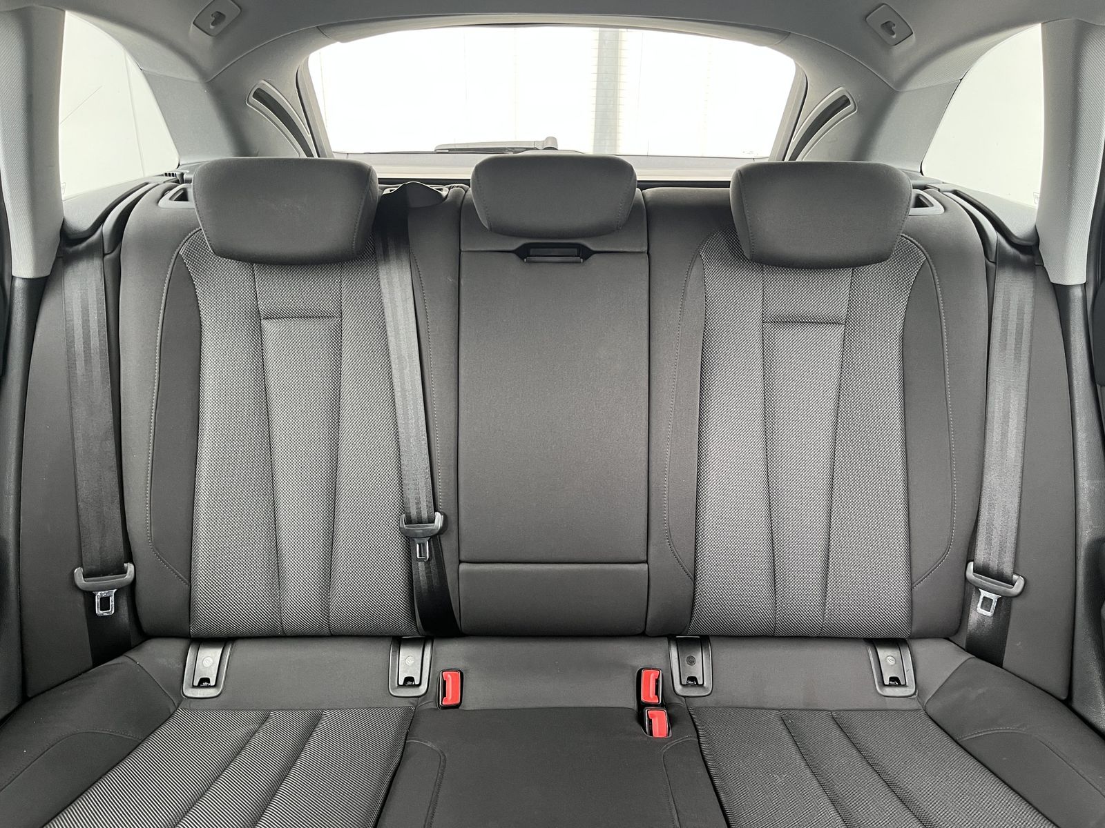 Audi A4 Avant 35 2.0 TFSI S-Line - Samsaru's Car Outlet