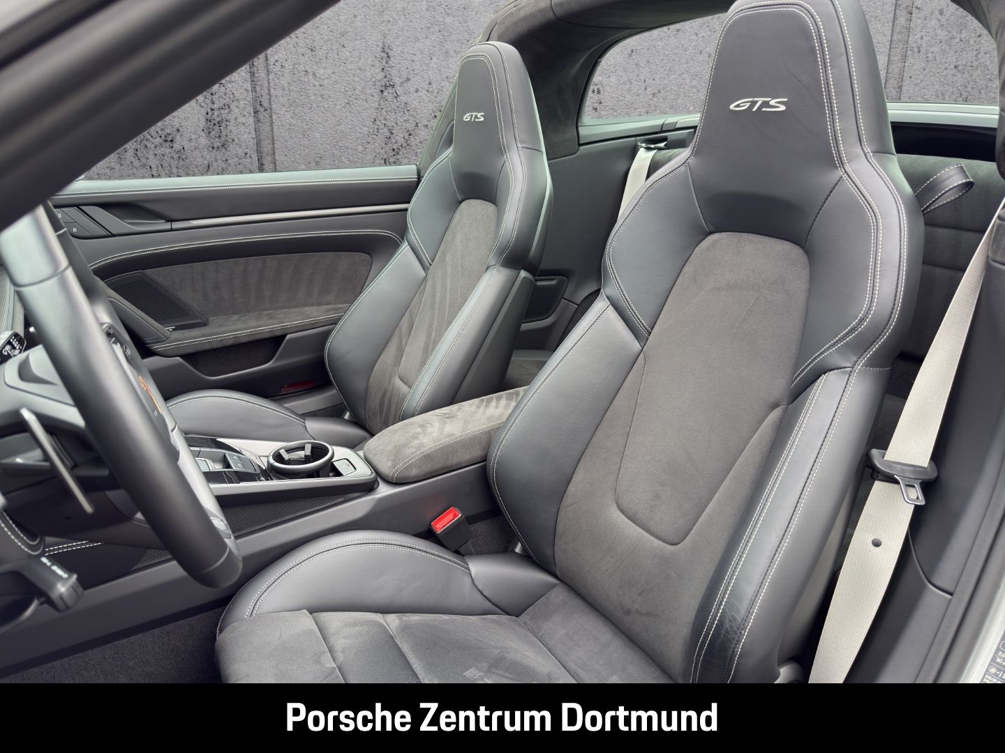 Porsche 992 911 Targa 4 GTS BOSE Sportabgasanlage LED