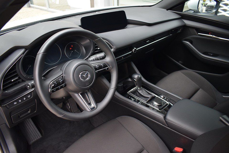 Mazda 3 2.5 140PS 6AG Center-Line Voll-LED Kamera Navi