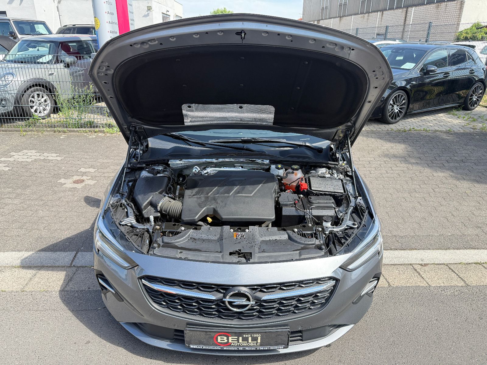 Opel Insignia B Sports Tourer Business - Samsaru's Car Outlet