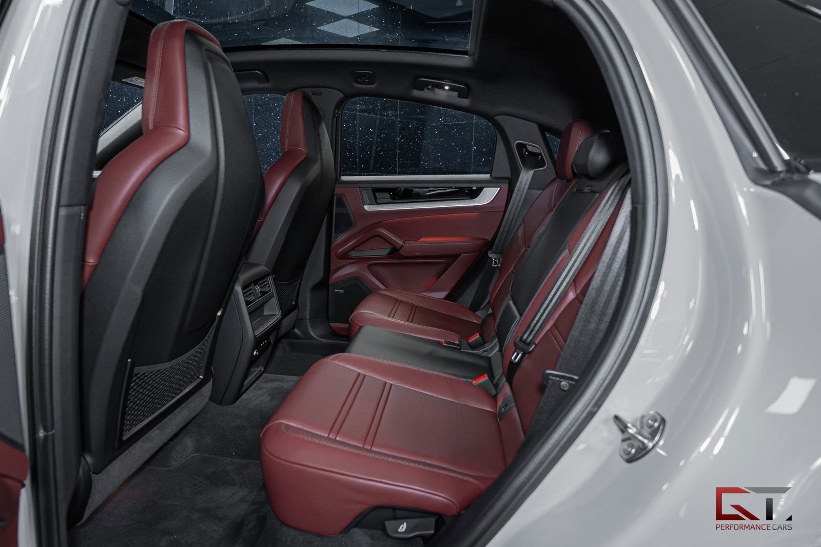 Porsche Cayenne E-Hyb Coupé 2025 Club SportDesign 18 Way