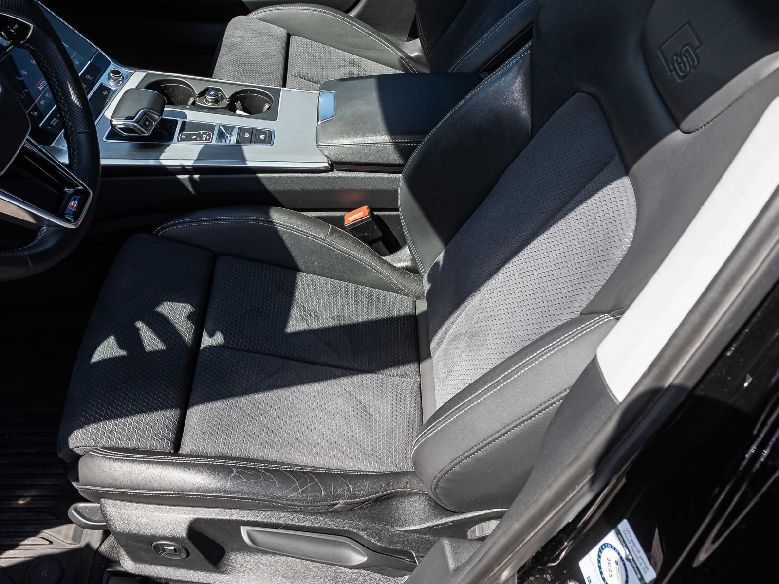 Audi A6 Avant S line 55TFSI e - Samsaru's Car Outlet