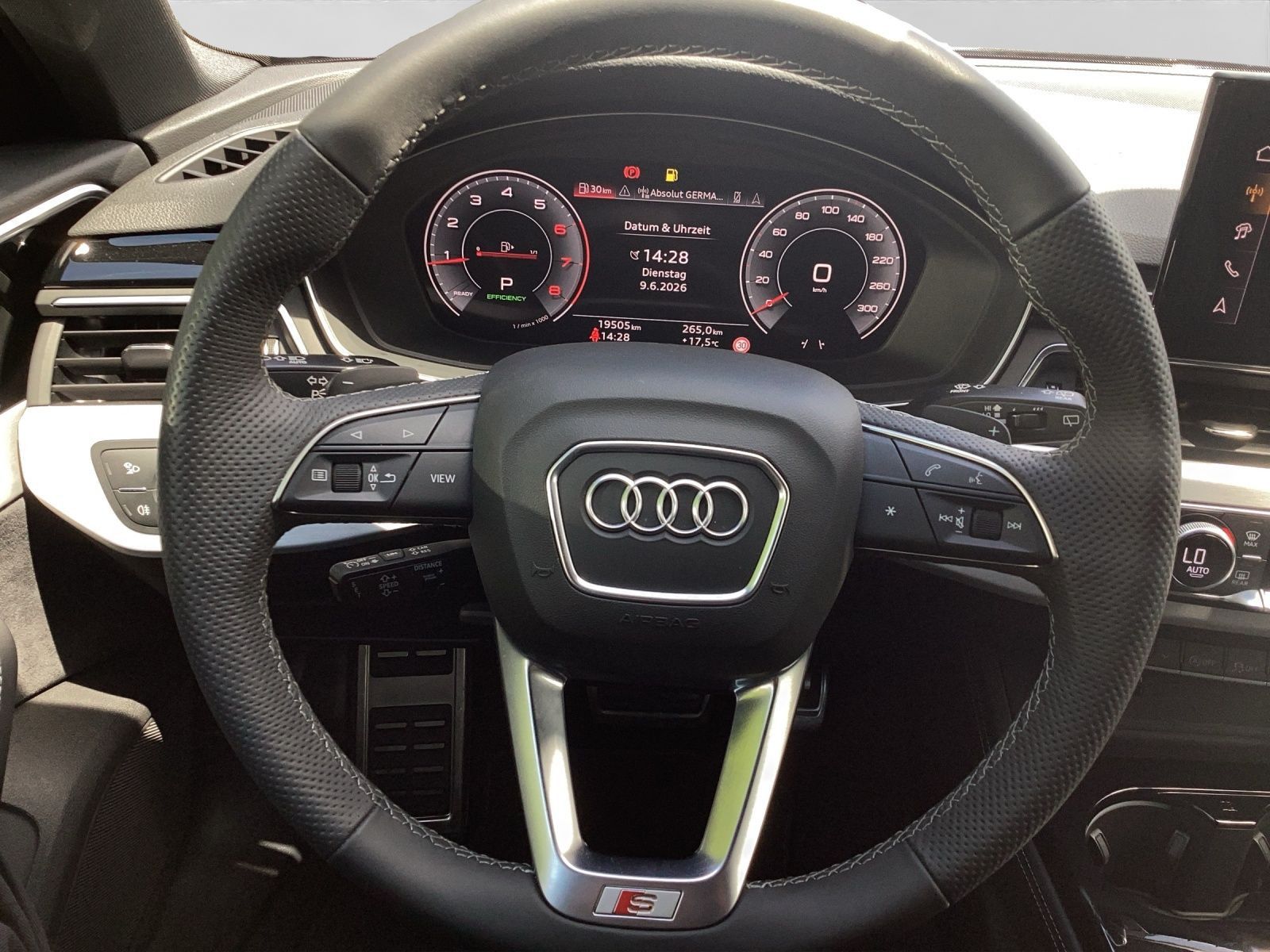 Audi A4 Avant 40 TFSI Q 2x S LINE MATRIX AHK LM19 KAM