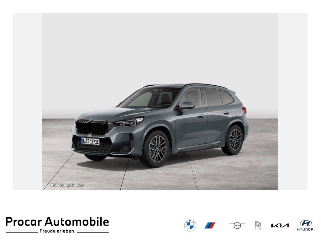 BMW iX1 xDrive30 M Sport HUD PANO ACC AHK RFK NAVI