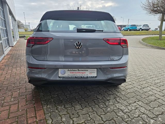 Volkswagen Golf VIII 1.0 eTSI Life eTSI - Samsaru's Car Outlet