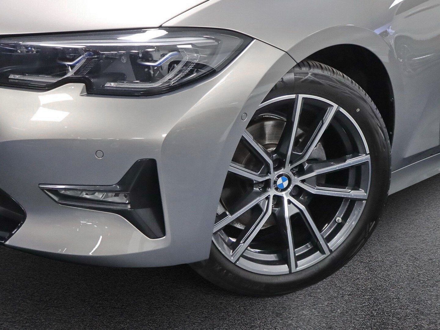 BMW 320d A Sport Line - Samsaru's Car Outlet