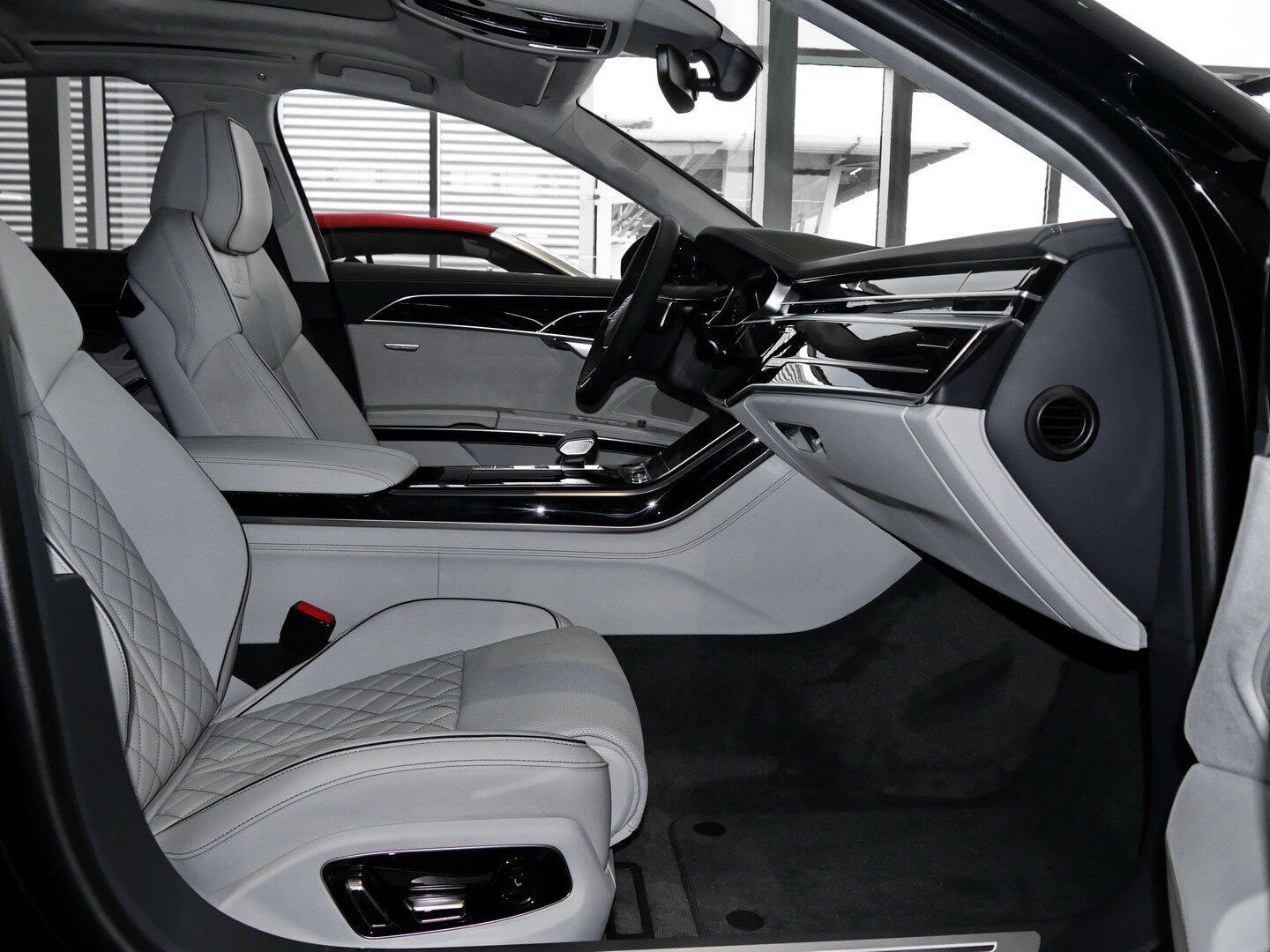 Audi A8 60 TFSI quattro S line - Samsaru's Car Outlet