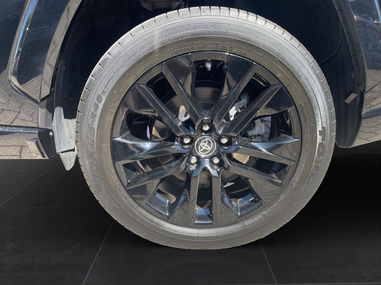 Toyota RAV 4 2.5 Hybrid 4x4 Black Edition - Samsaru's Car Outlet