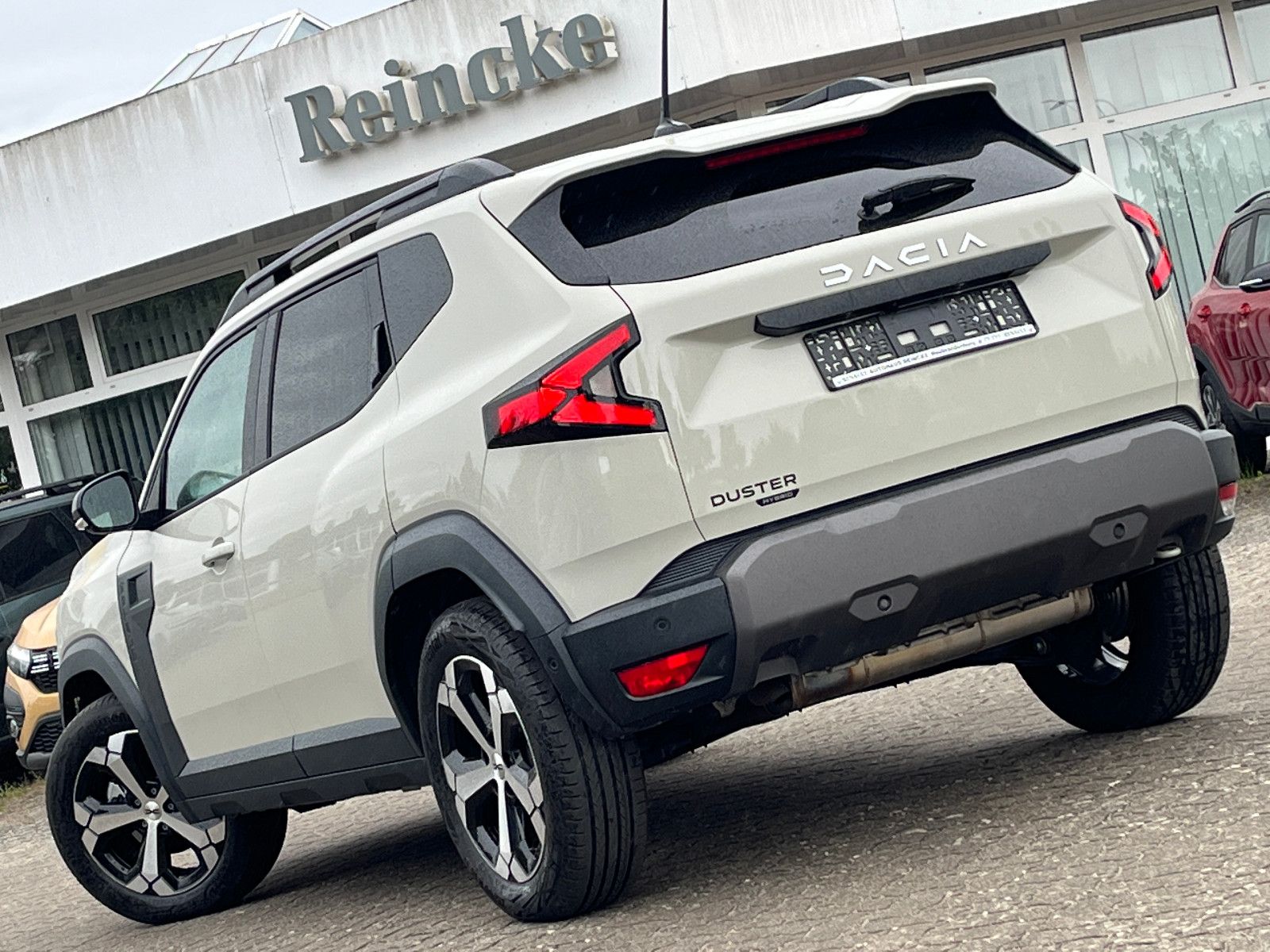 Dacia Duster 140 Mild Hybrid Automatik - Samsaru's Car Outlet