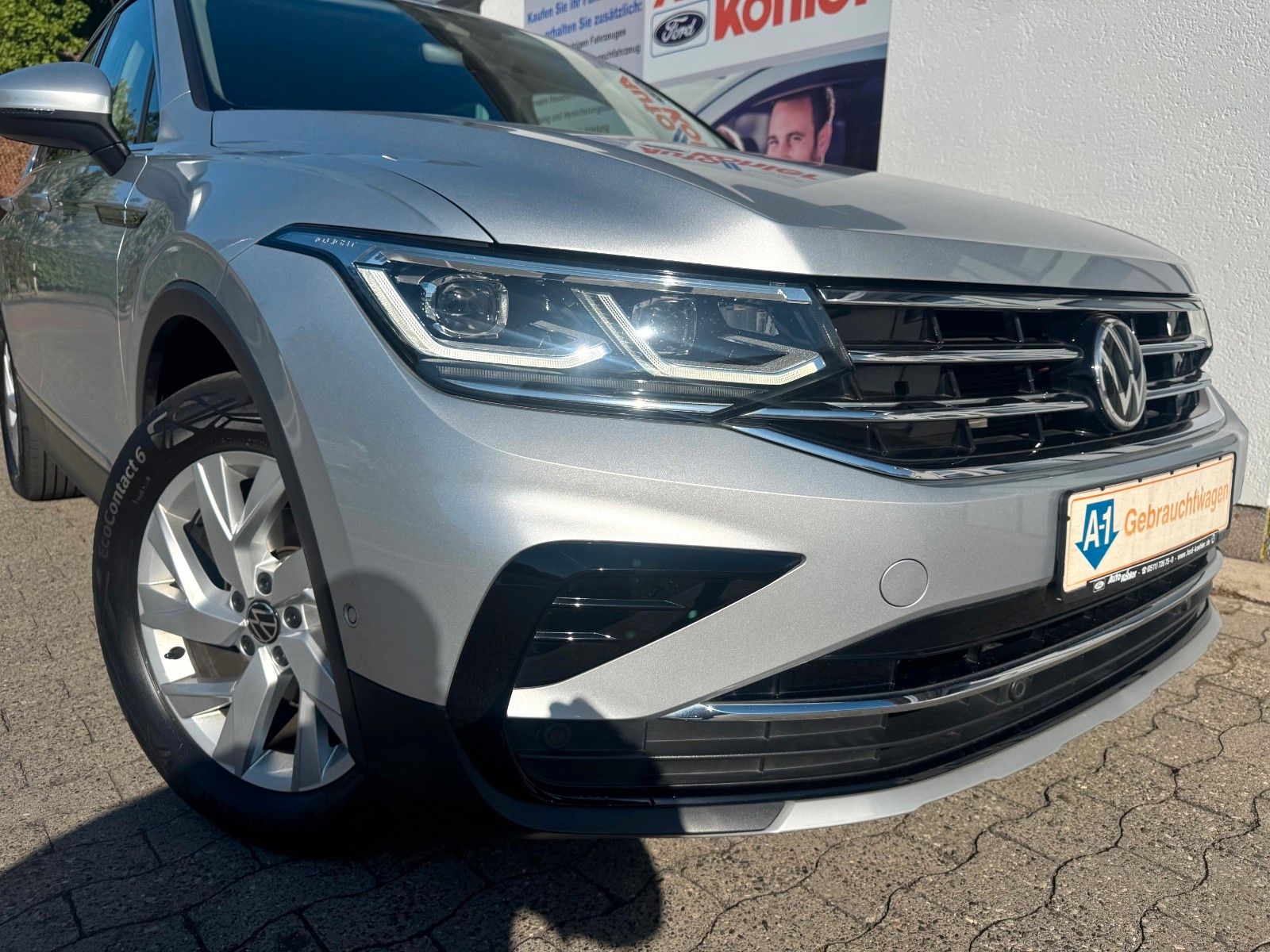 Volkswagen Tiguan Elegance 2.0 TDI Automatik - Samsaru's Car Outlet