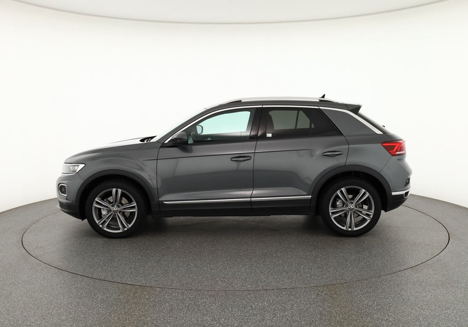Volkswagen T-Roc 2.0 TSI 4Motion sport - Samsaru's Car Outlet