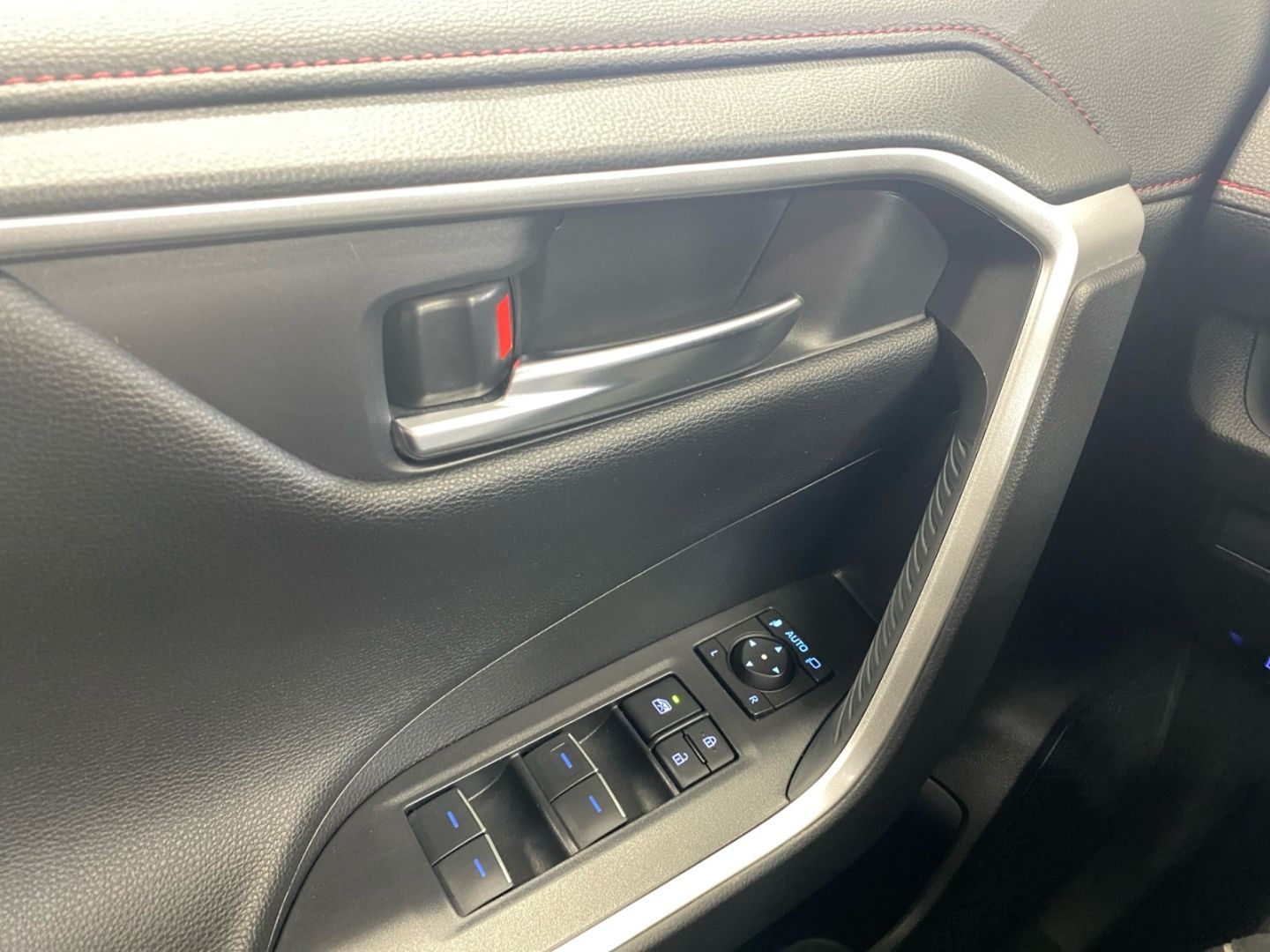 Toyota RAV 4 Plug-in-Hybrid - Samsaru's Car Outlet
