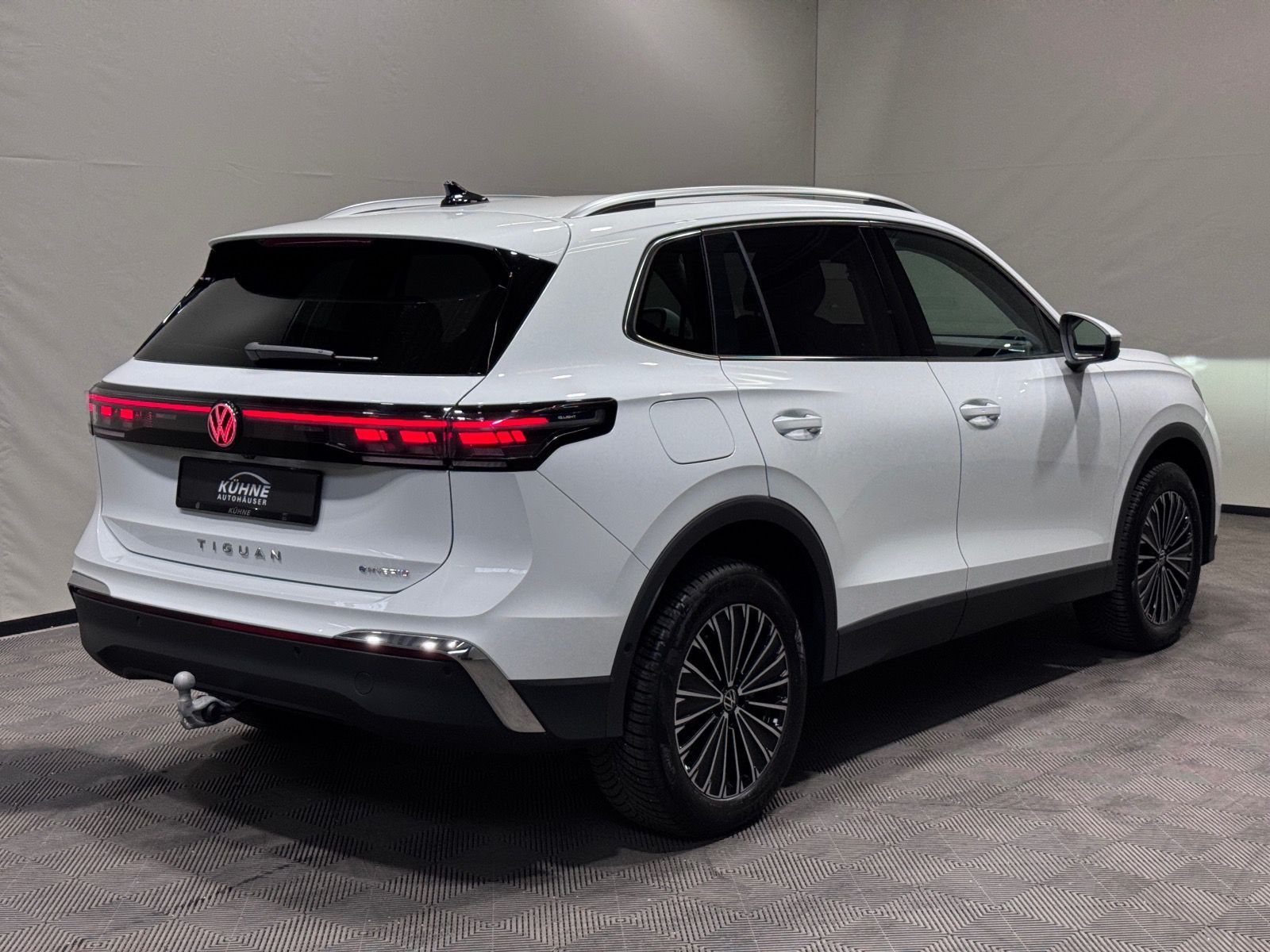 Volkswagen Tiguan 1.5 TSI eHybrid Elegance | AHK MATRIX DCC