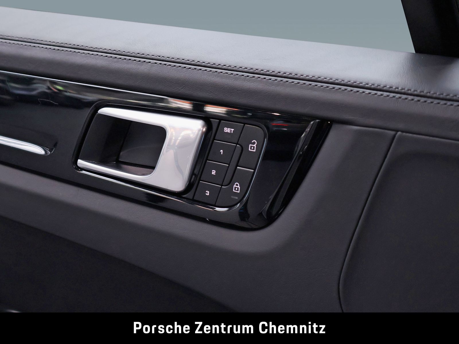 Porsche Cayenne E-Hybrid Luft;Pano;BOSE;Sitzbelüft.;14-W