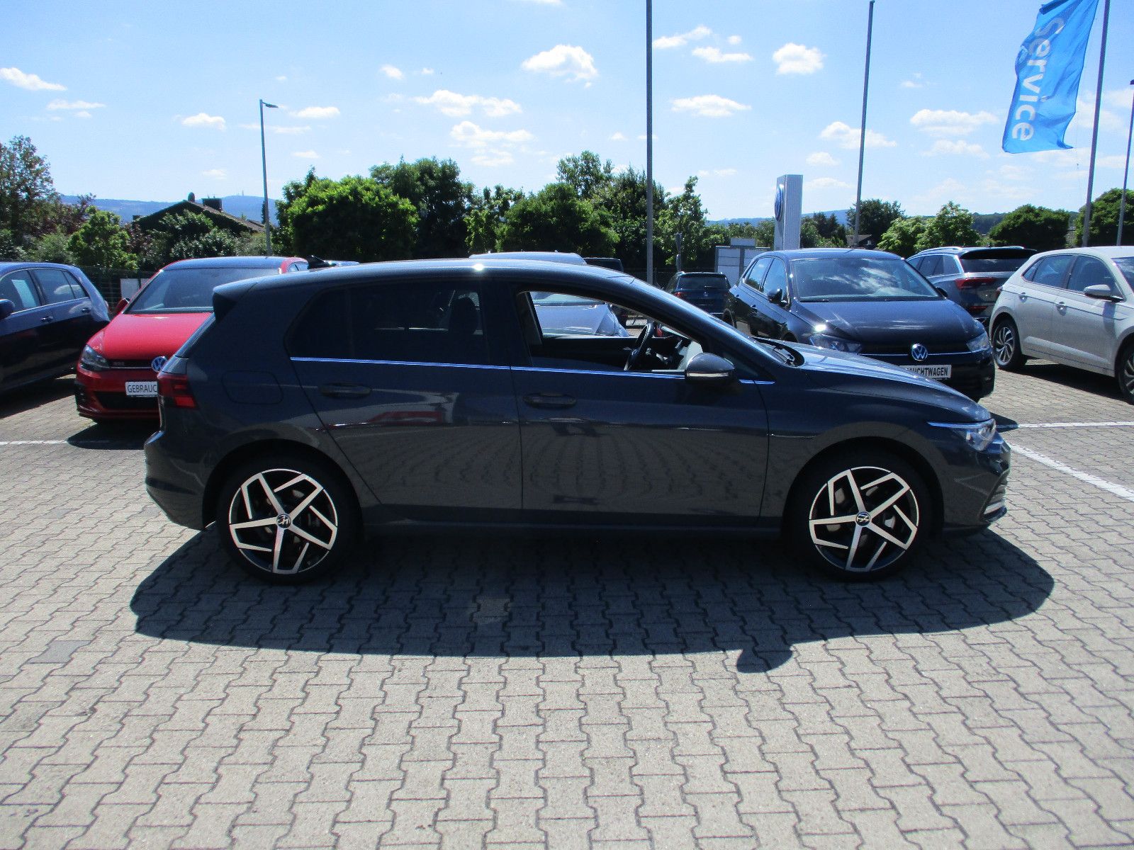 Volkswagen Golf VIII Style eHybrid DSG - Samsaru's Car Outlet