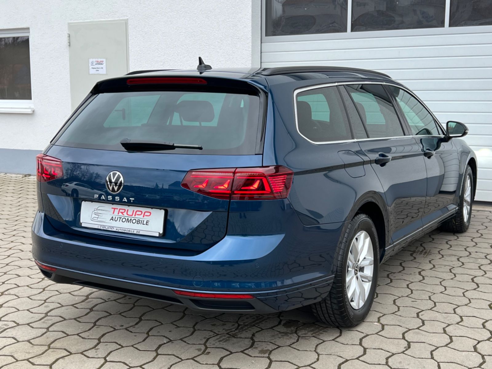 Volkswagen Passat 2.0 TDI - Samsaru's Car Outlet