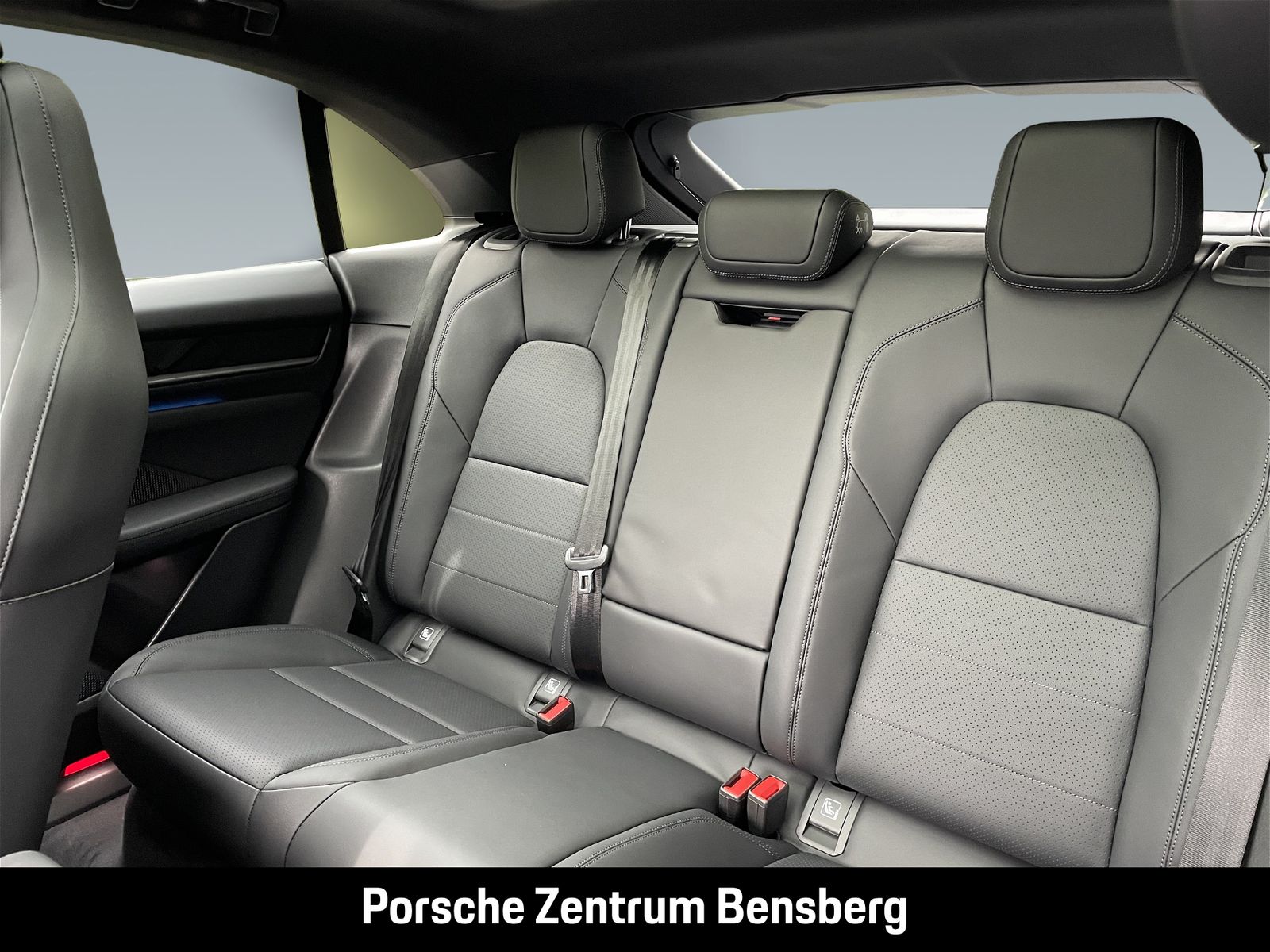 Porsche Macan Electric 4