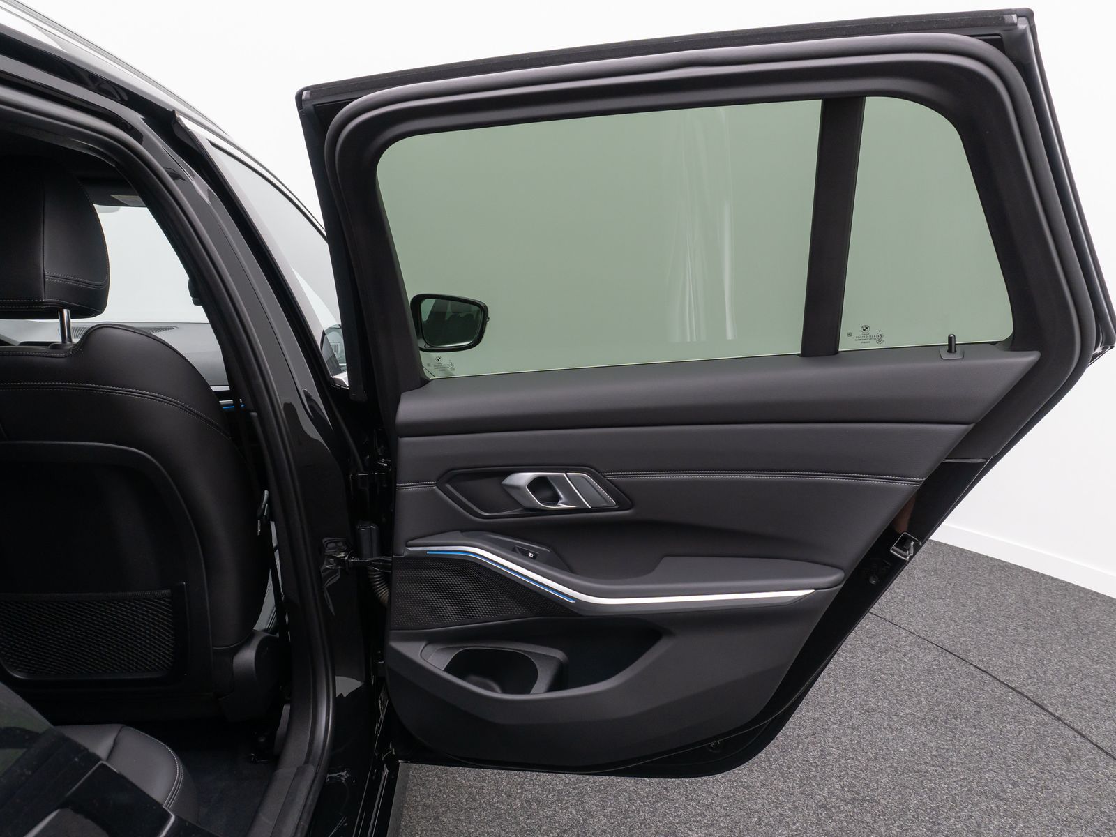BMW 320e Sport Line - Samsaru's Car Outlet