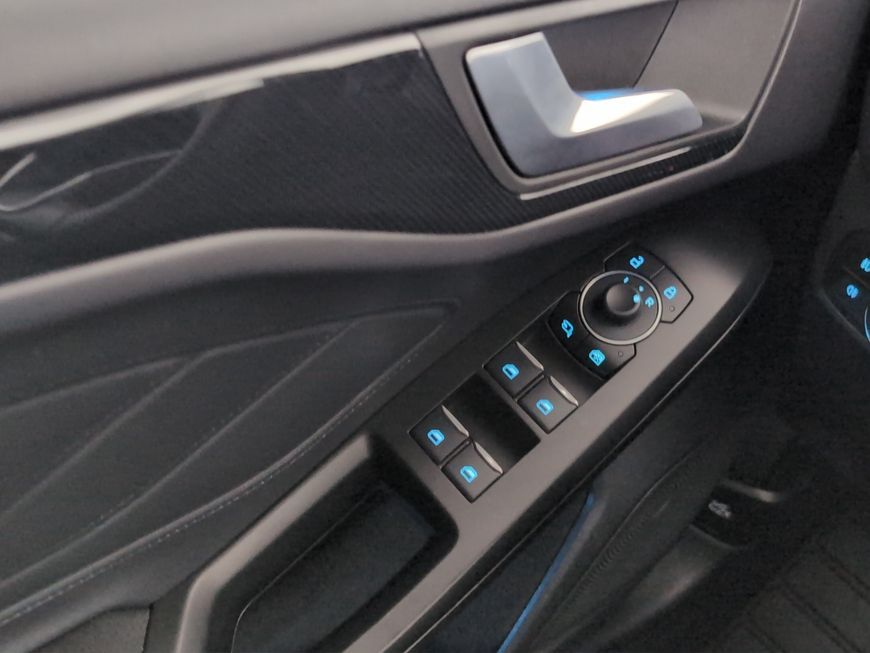 Ford Focus Turnier 1.0 EcoBoost Hybrid Aut. ST-LINE X